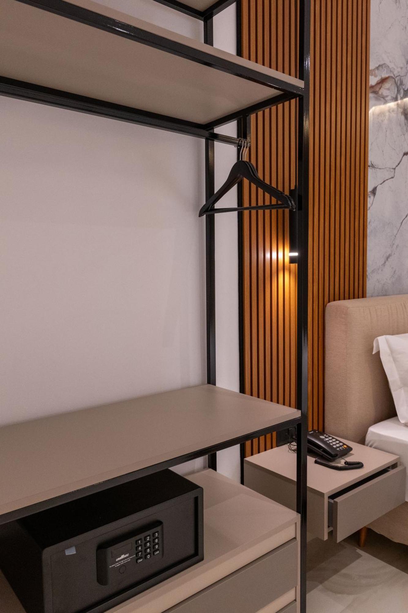 Litan Hotel Саранде Екстериор снимка