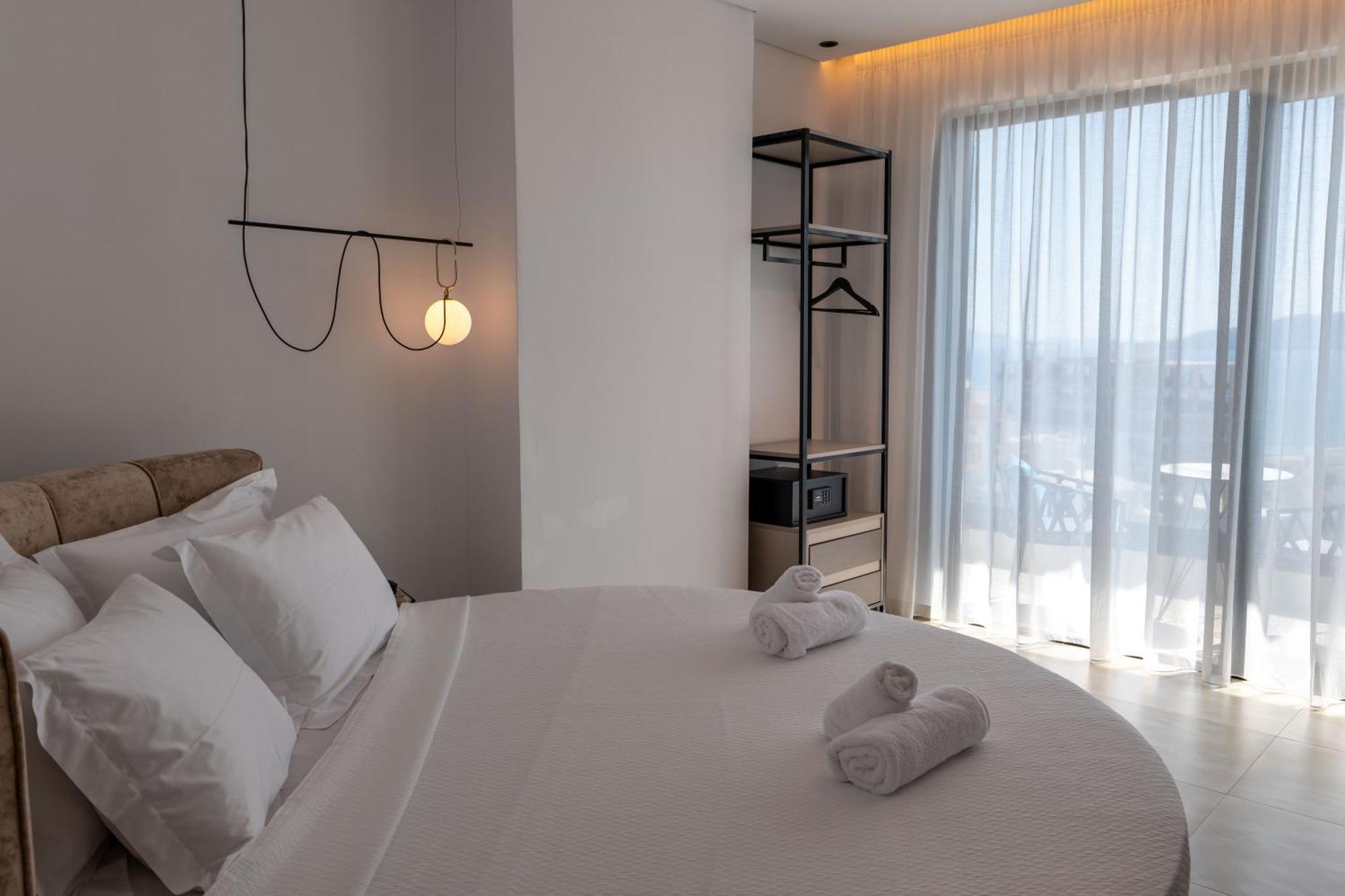 Litan Hotel Саранде Екстериор снимка