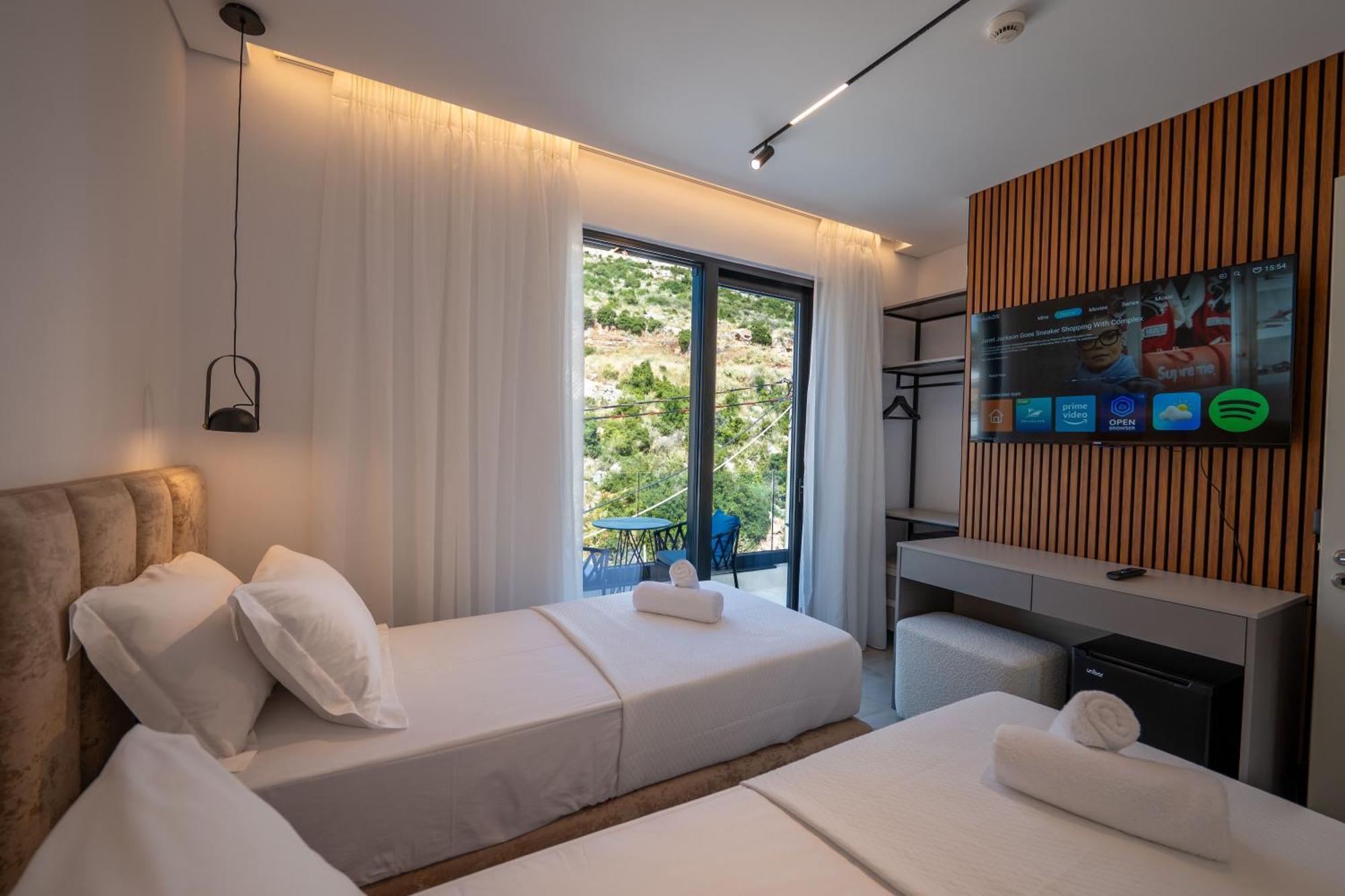 Litan Hotel Саранде Екстериор снимка
